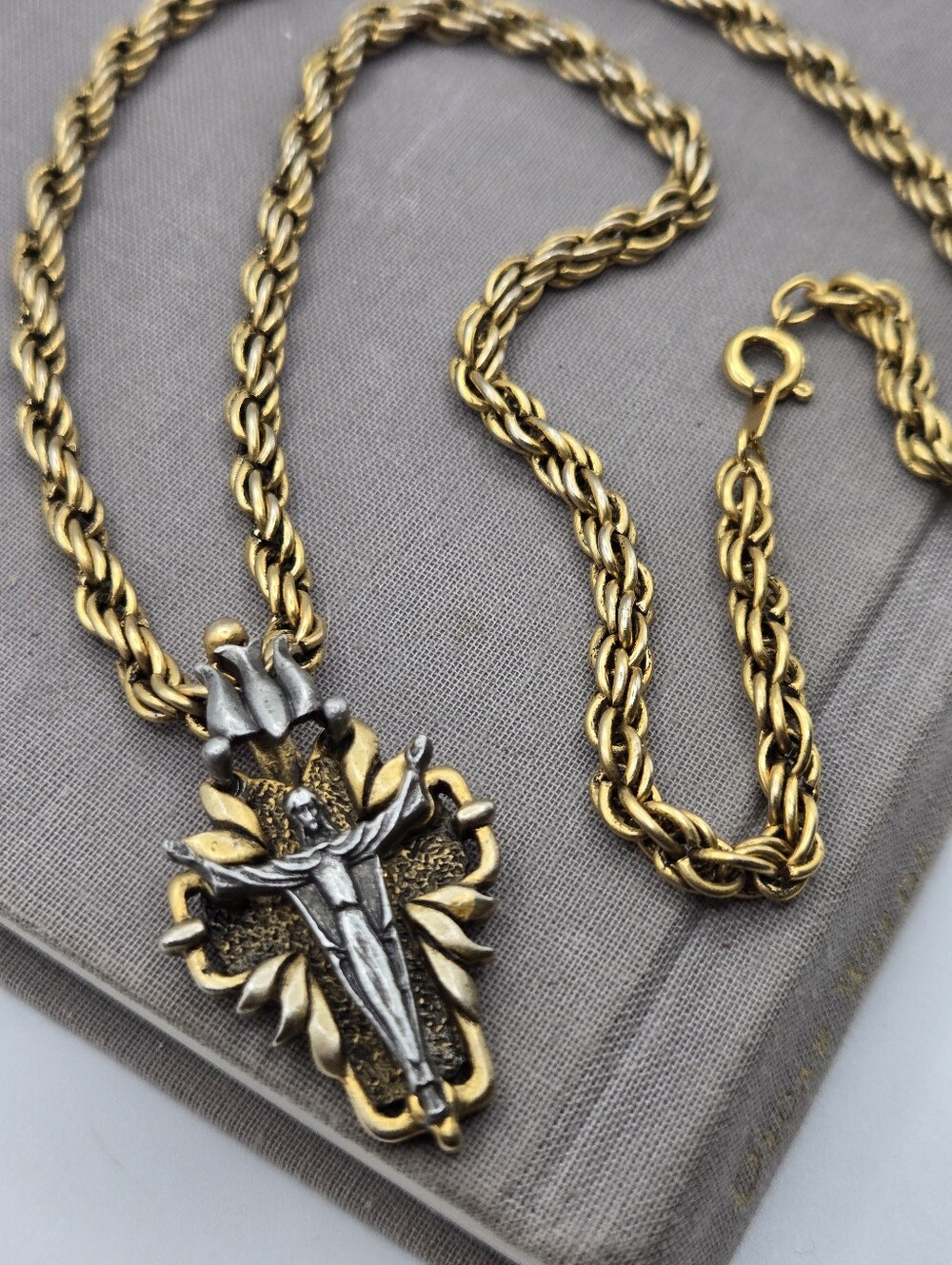 Byzantine Aesthetic Cross Chunky Rope Chain Gold Tone 2 tone VTG Camco 20” Goth